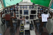 卡钦斯基专机—图154的驾驶舱