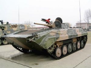 ZBD-04履带式步兵战车