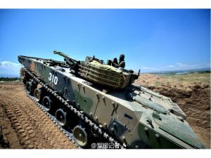 ZBD-04履带式步兵战车