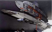 挂载于挂架下的X-51A飞行器