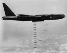 B-52战略轰炸机在越战中的地毯式轰炸效果并不好