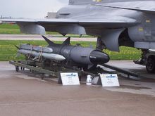 JAS-39挂载的RBS-15和AIM-120