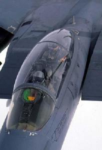 F-15采用的大型气泡座舱盖