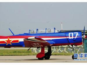 2012年初教-6参加飞行表演