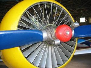 初教-6机头发动机