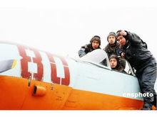 部队飞行员和初教-6