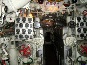 033型潜艇内景