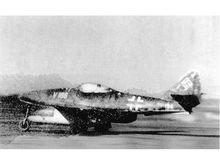 Me 262C-1a截击机在火箭发动机的推动下起飞