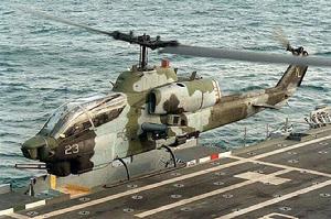 陆战队部署在两栖登陆舰上的AH-1W