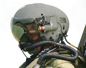 台风战斗机的飞行员头盔